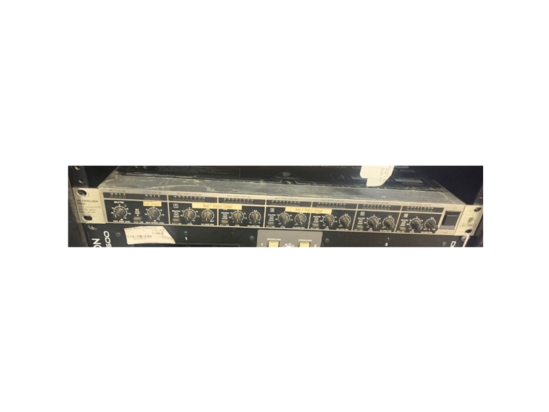 Jim's Music - Behringer Ultralink Pro MX882-Channel Mixer/Splitter