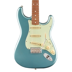 FENDER Vintera '60s Stratocaster, Pau Ferro Fingerboard, Ice Blue Metallic